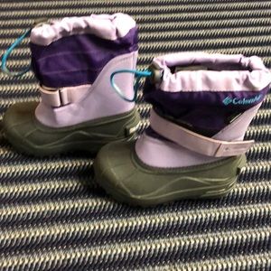 Never worn, Columbia, GIRLS snow-boots USA 10